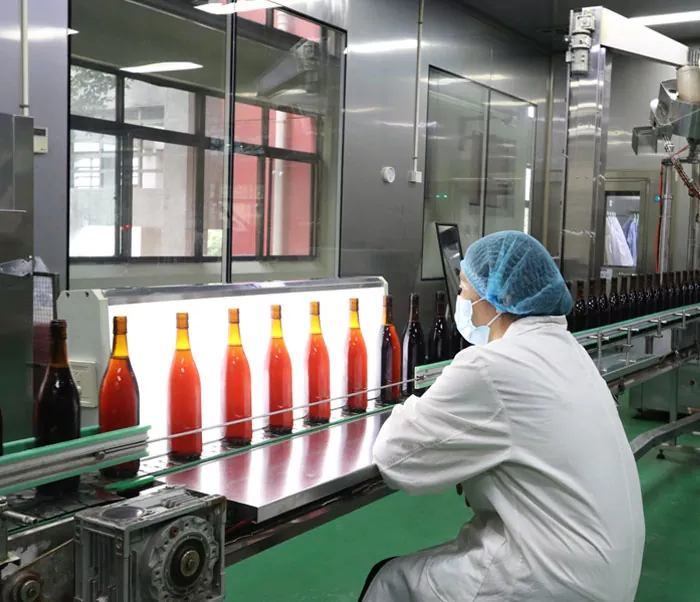 يعمل خط الإنتاج الذكي الخاص بمصنع Alar Brewery بكفاءة